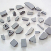 Comparing Carbide Saw Tips and High-Speed Steel Tips Pros and Cons.jpg